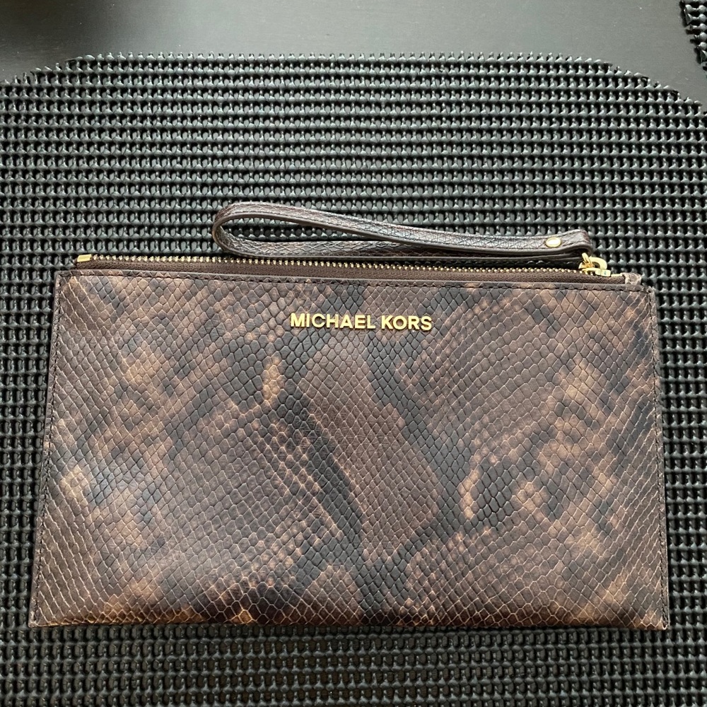 Michael Kors leather wristlet